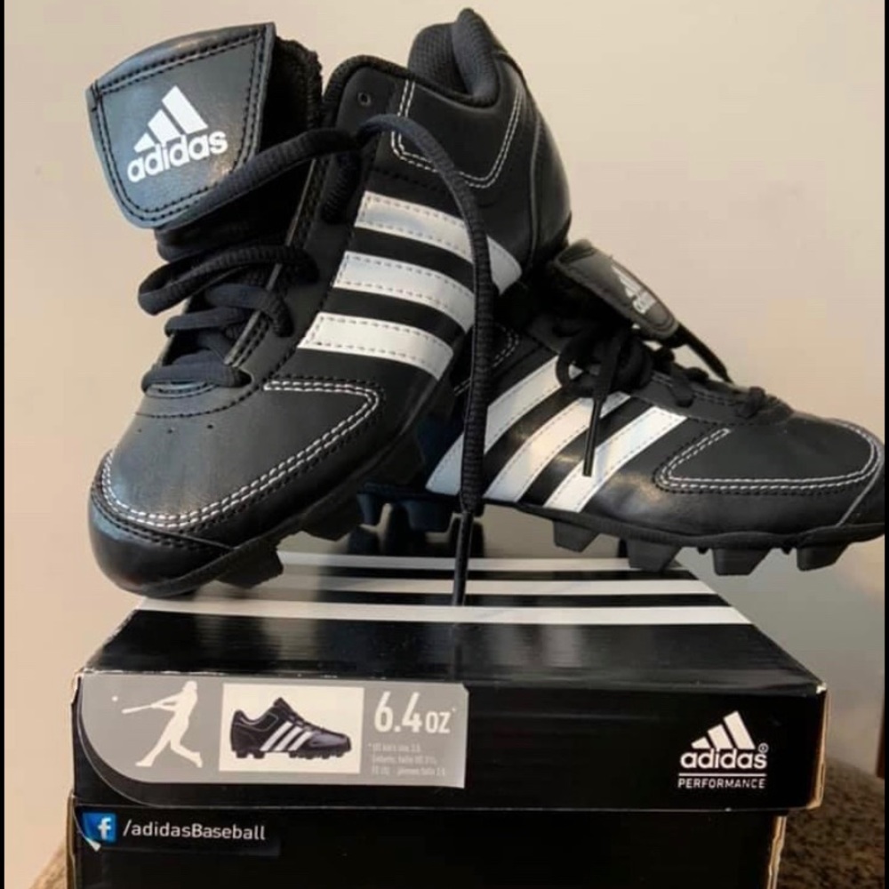 New in box kids size 13 Adidas baseball shoe